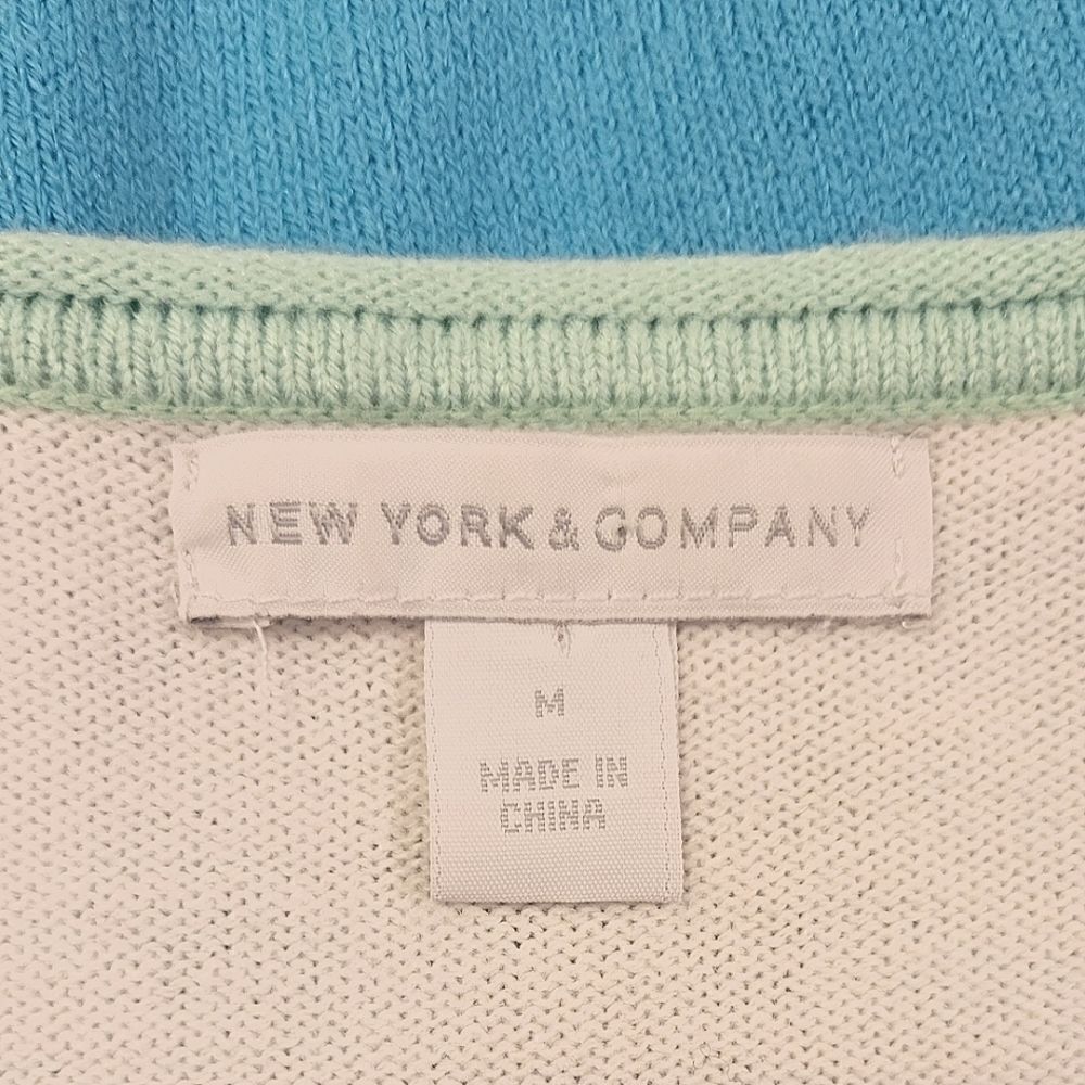New York & Company Green  Color Block V-neck Long Sleeve Lightweight Sweater - Picture 5 of 7